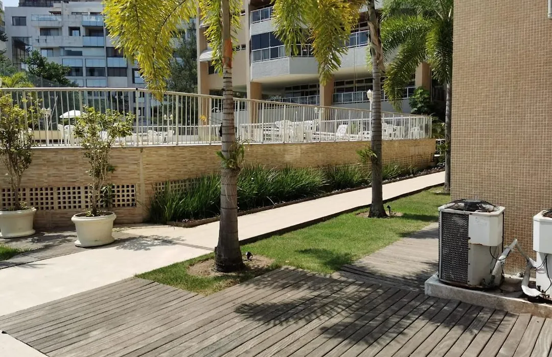 Apartamento frente mar, Posto 5 - Barra da Tijuca-1